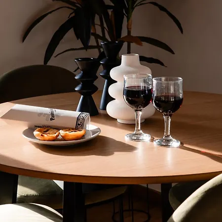 Apartment Premium Flat At Ajuda/belem With Balcony, Parking! Lisbon