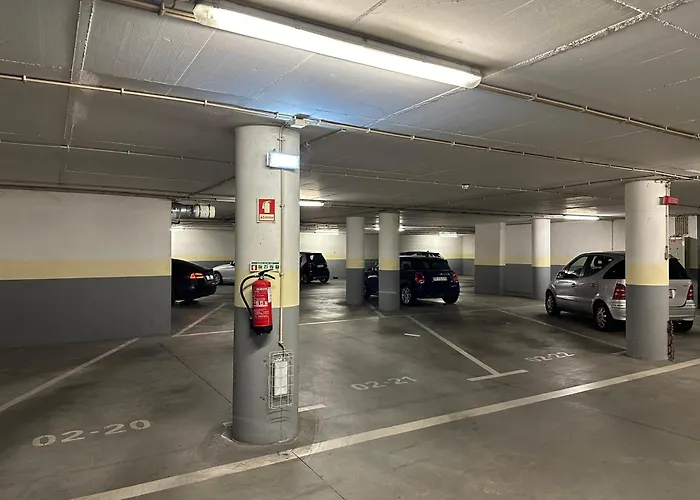 Apartment Premium Flat At Ajuda/belem With Balcony, Parking! Lisbon